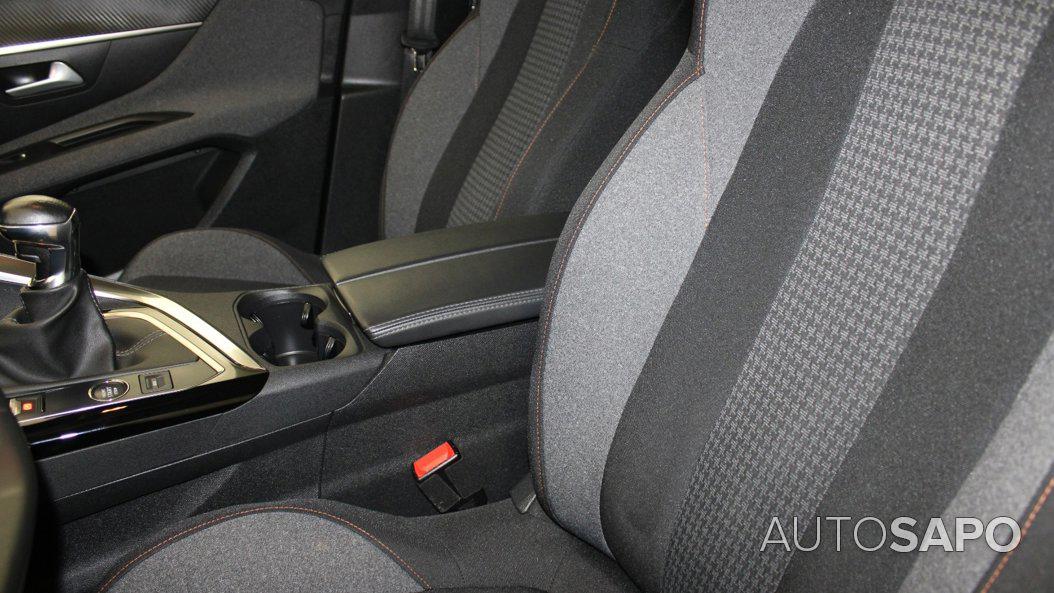 Peugeot 3008 1.5 BlueHDi Active de 2021