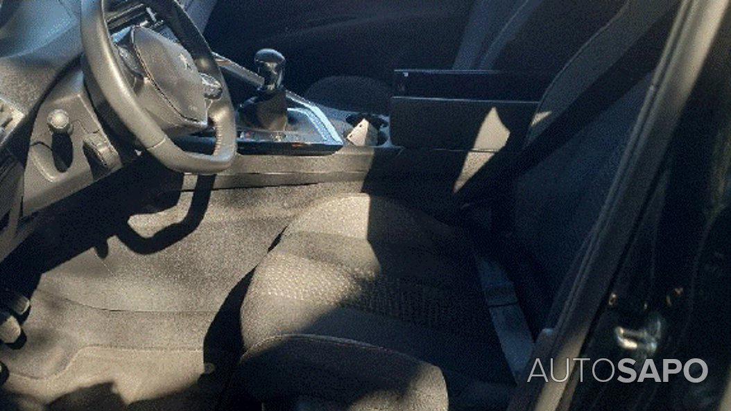 Peugeot 3008 1.5 BlueHDi Active de 2021