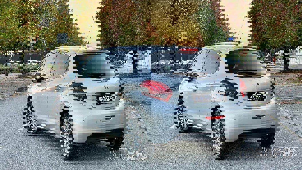 Peugeot 208 1.2 PureTech Allure de 2016