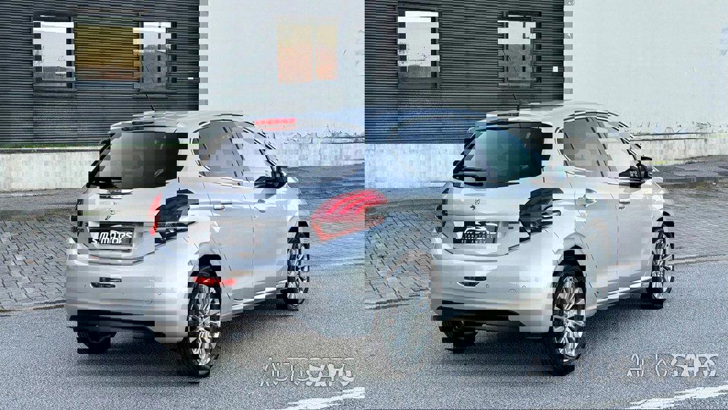 Peugeot 208 1.2 PureTech Allure de 2016