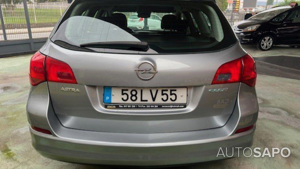 Opel Astra de 2011