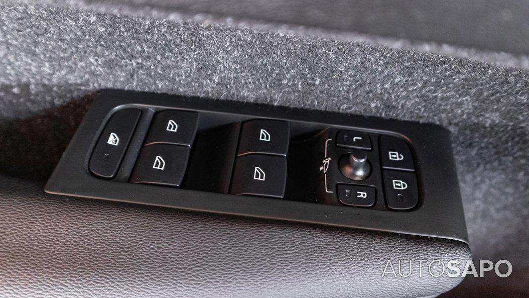 Volvo XC40 2.0 D3 Momentum Plus Geartronic de 2020