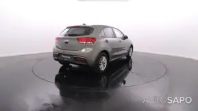 Kia Rio de 2023