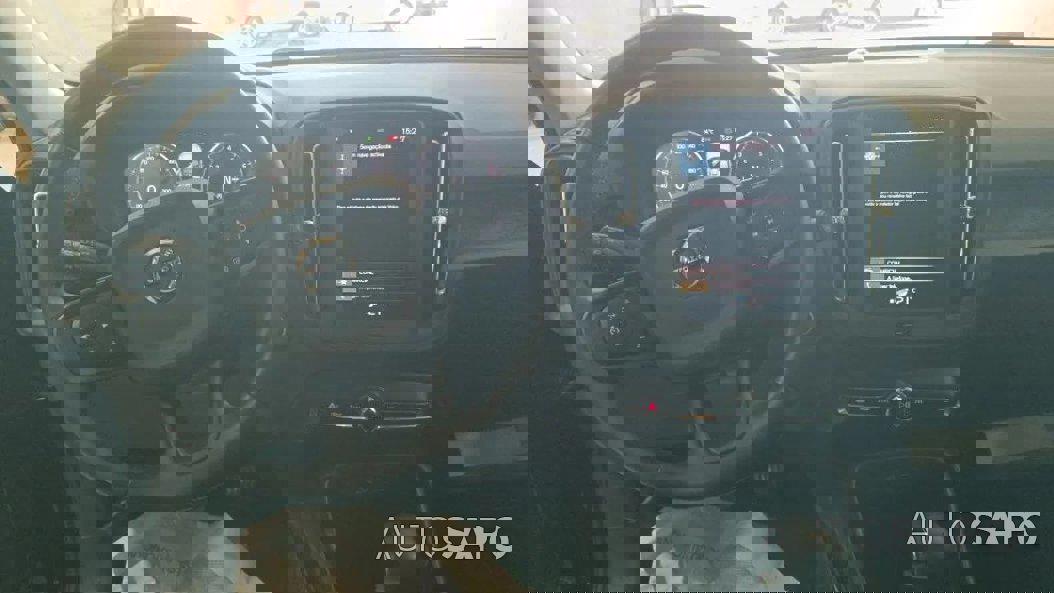 Volvo XC40 1.5 T2 Momentum de 2021