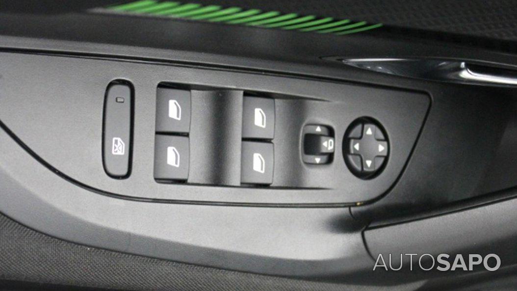 Peugeot 2008 1.5 BlueHDi Active de 2024