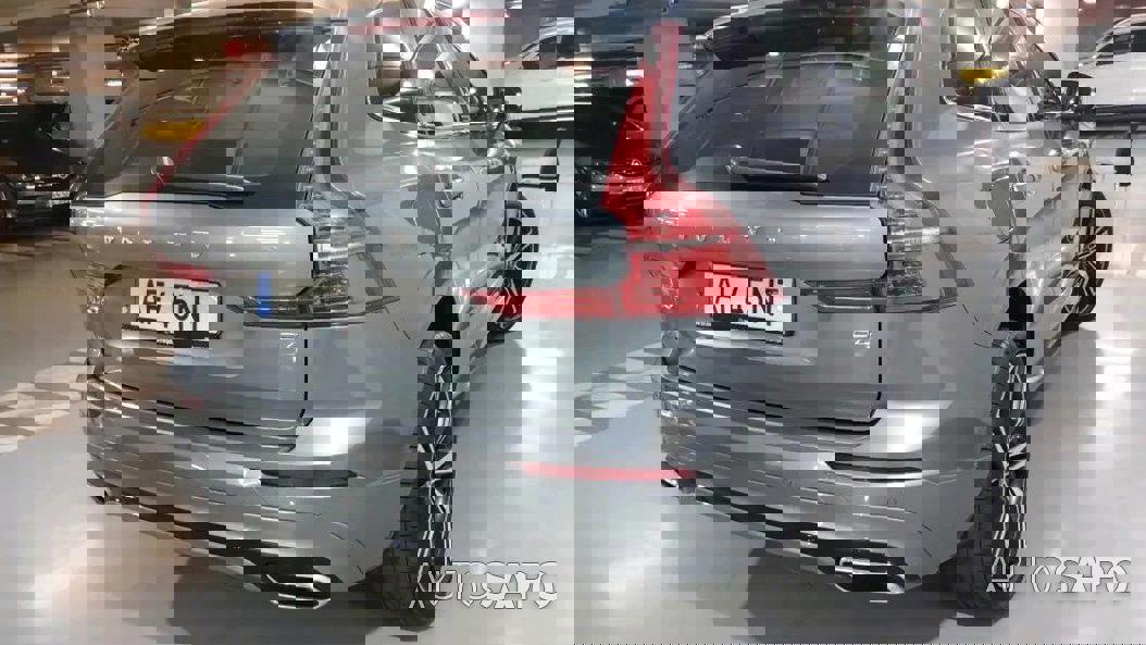 Volvo XC60 2.0 B4 R-Design de 2021