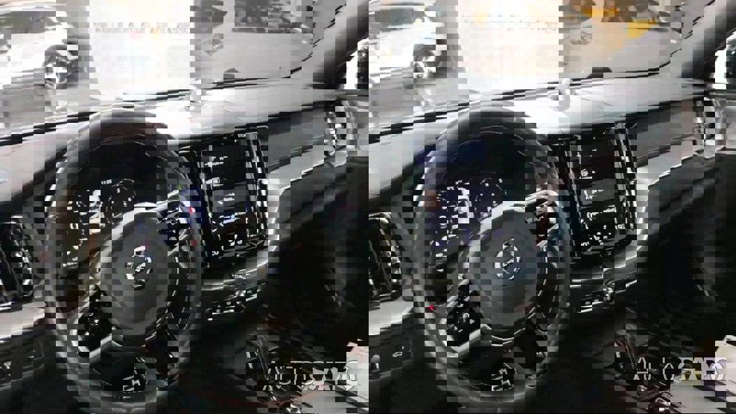 Volvo XC60 2.0 B4 R-Design de 2021