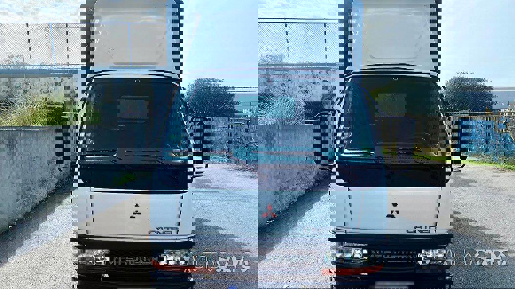 Mitsubishi Canter 3.0 TD FB634EWSLEA8 CD de 2004