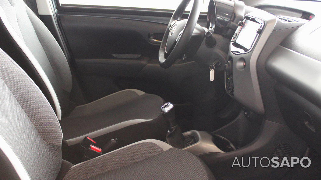 Toyota Aygo 1.0 X-Play+AC+X-Touch de 2021