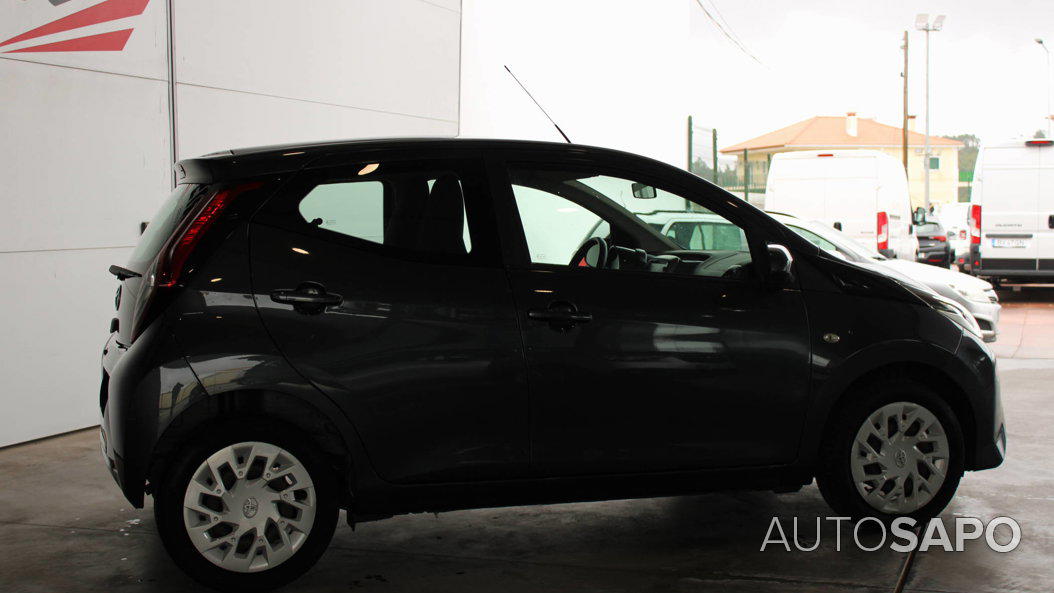 Toyota Aygo 1.0 X-Play+AC+X-Touch de 2021