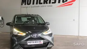 Toyota Aygo 1.0 X-Play+AC+X-Touch de 2021