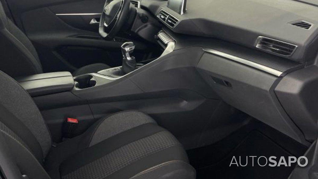 Peugeot 3008 1.2 PureTech Active Pack de 2022