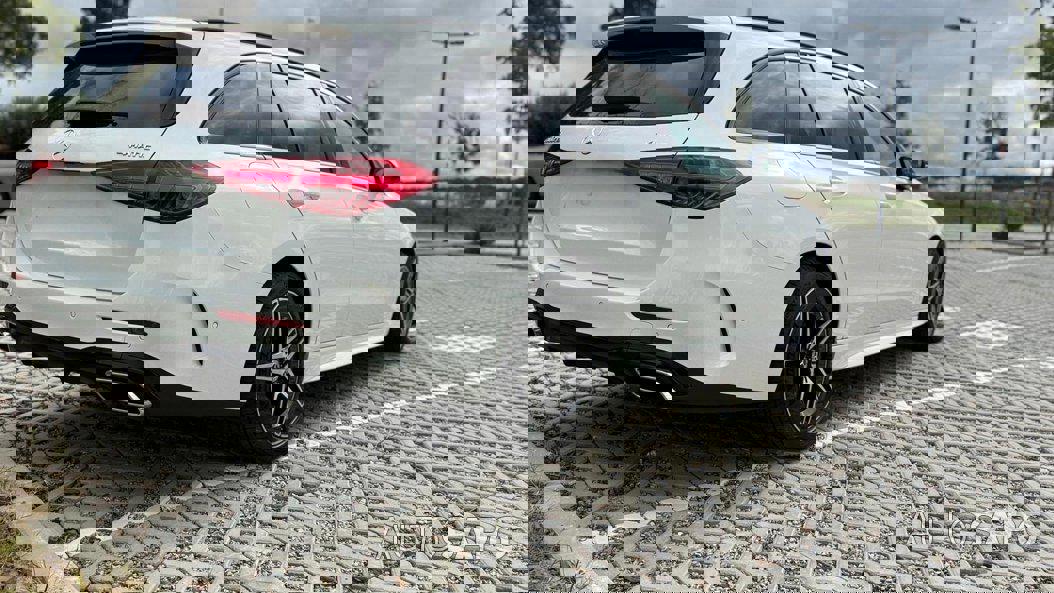 Mercedes-Benz Classe C 300 de AMG Line de 2023