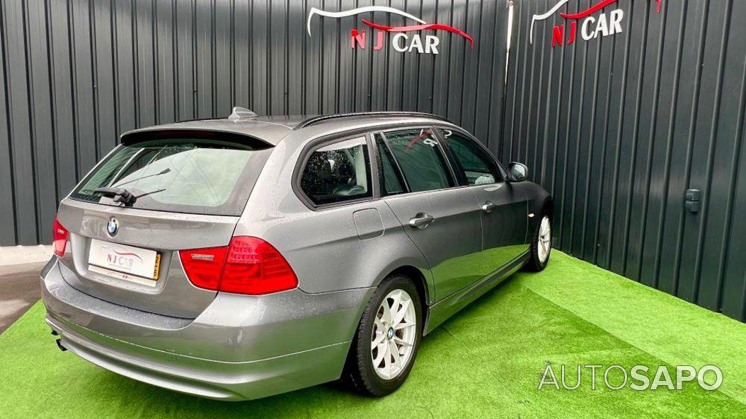 BMW Série 3 318 d Navigation Sport de 2012