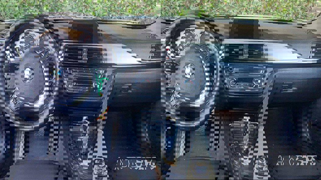 BMW Série 3 318 d Auto Line Sport de 2015