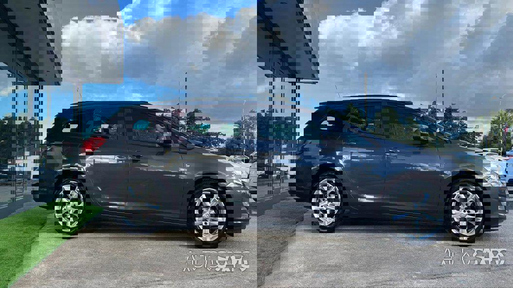 Opel Astra 1.3 CDTi Cosmo S/S de 2011