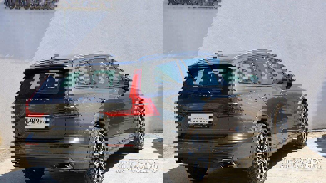 Volvo V60 Cross Country 2.0 D4 Momentum Geartronic de 2019