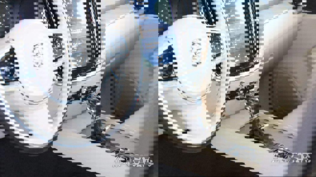 Volvo V60 Cross Country 2.0 D4 Momentum Geartronic de 2019