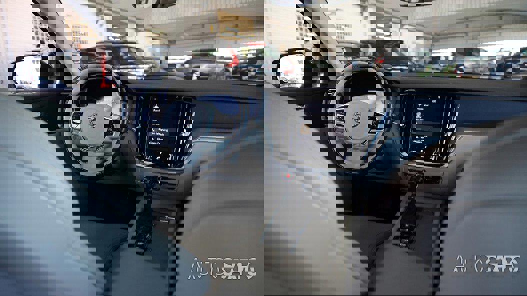 Volvo V60 Cross Country 2.0 D4 Momentum Geartronic de 2019