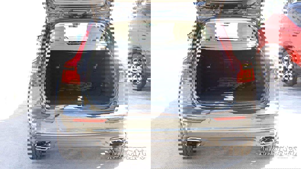 Volvo V60 Cross Country 2.0 D4 Momentum Geartronic de 2019