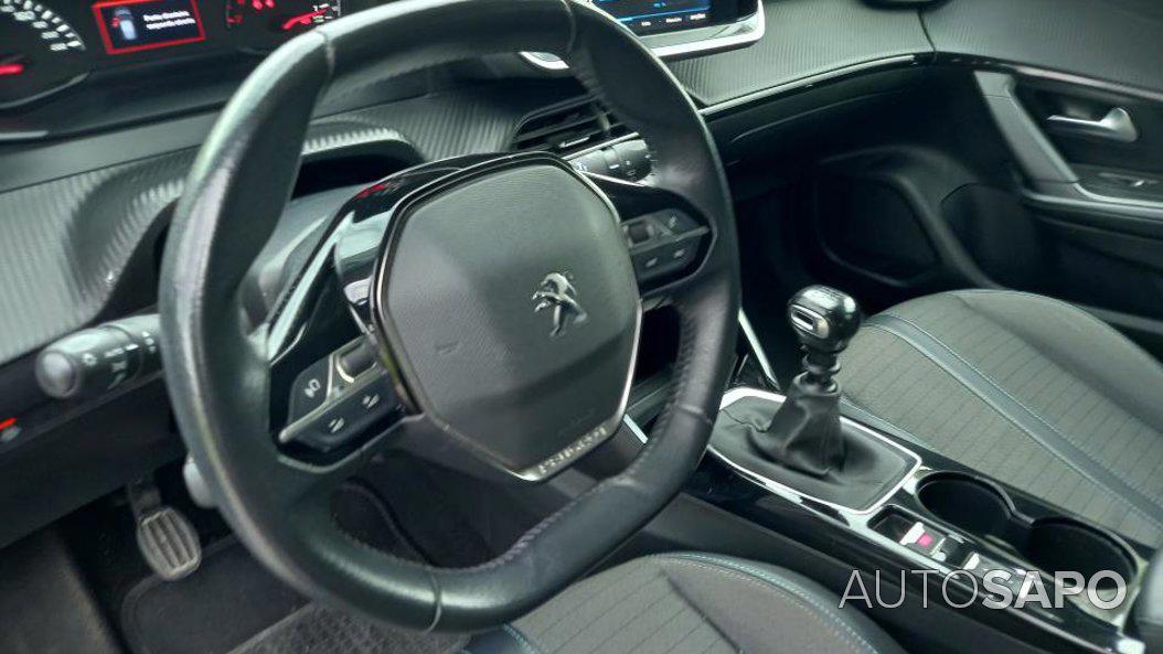 Peugeot 2008 1.2 PureTech Allure de 2022