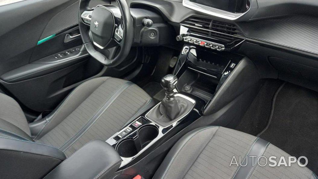 Peugeot 2008 1.2 PureTech Allure de 2022