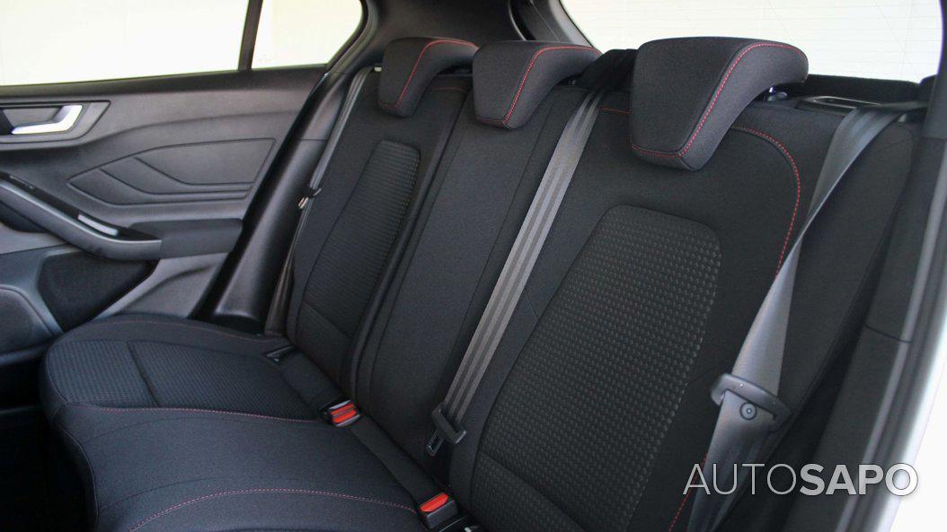 Ford Focus 1.0 EcoBoost MHEV ST-Line de 2024