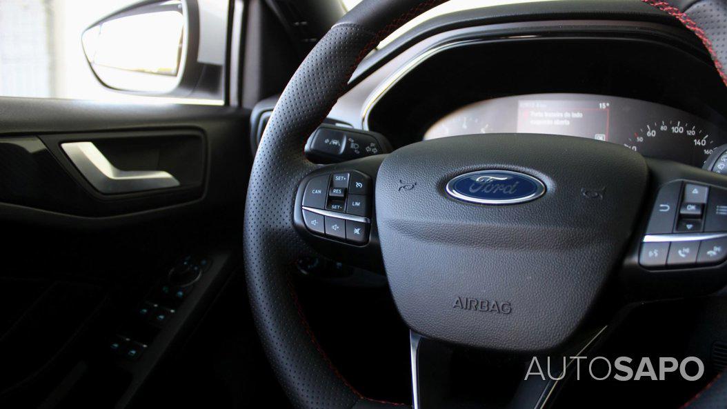 Ford Focus 1.0 EcoBoost MHEV ST-Line de 2024