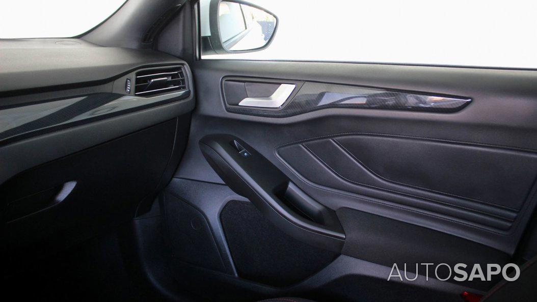 Ford Focus 1.0 EcoBoost MHEV ST-Line de 2024