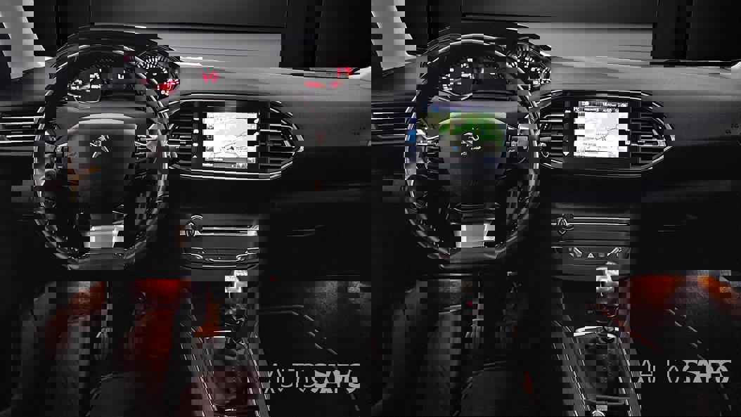 Peugeot 308 1.2 PureTech Allure Faróis Full LED de 2018