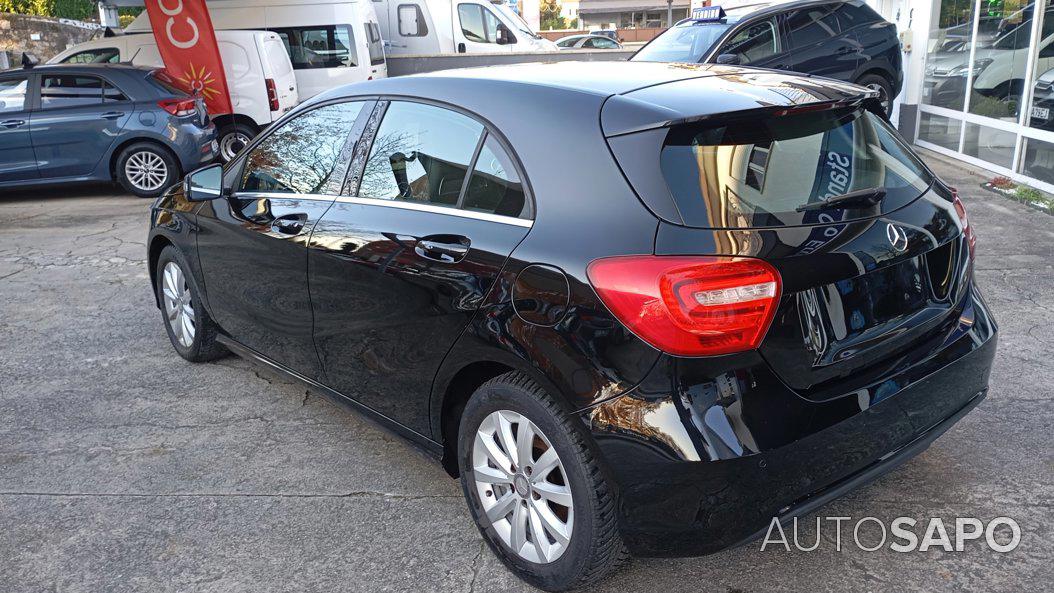 Mercedes-Benz Classe A 180 Elegance BlueEfficiency de 2014