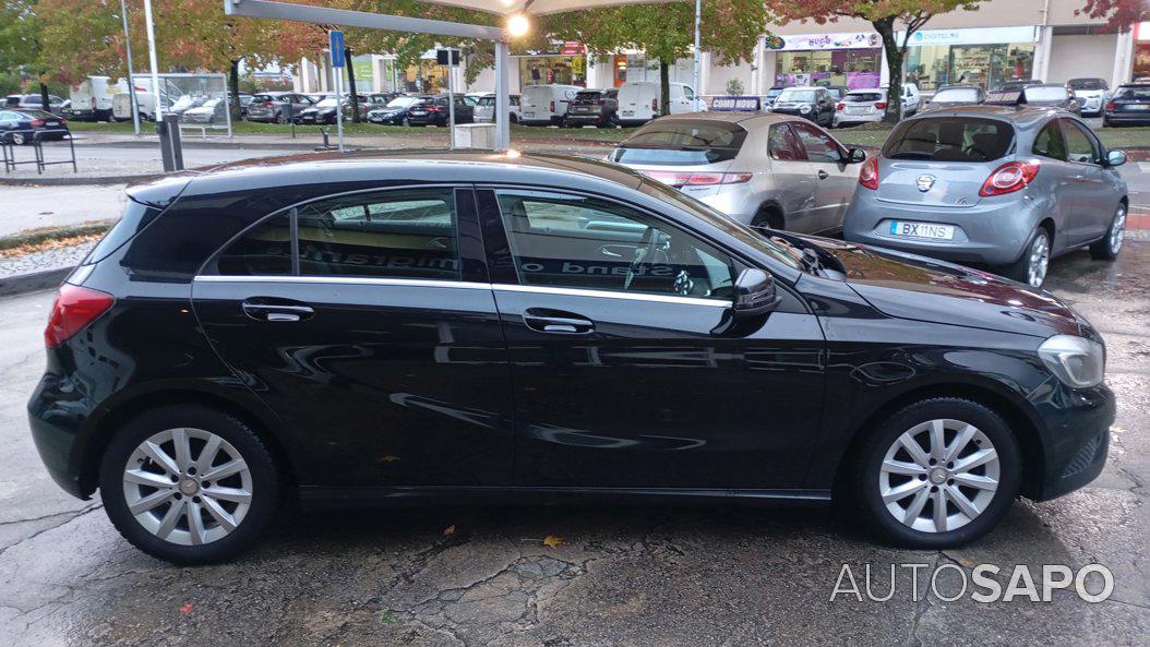 Mercedes-Benz Classe A 180 Elegance BlueEfficiency de 2014