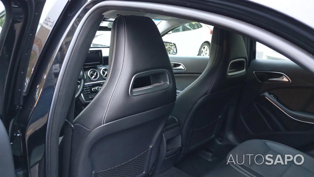 Mercedes-Benz Classe A 180 Elegance BlueEfficiency de 2014