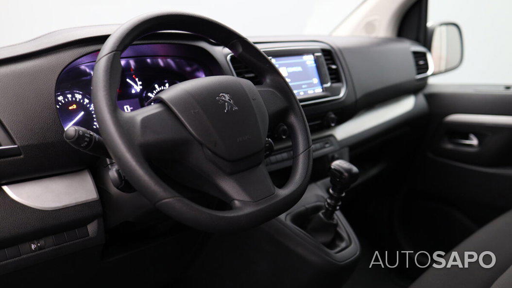 Peugeot Traveller de 2021