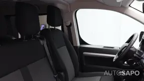 Peugeot Traveller de 2021