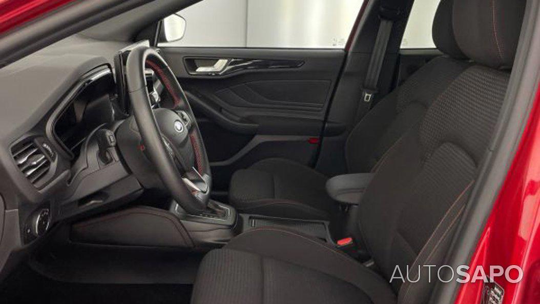 Ford Focus 1.0 EcoBoost MHEV ST-Line X de 2024