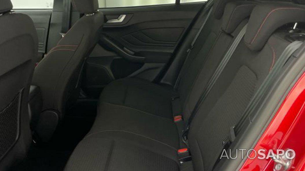 Ford Focus 1.0 EcoBoost MHEV ST-Line X de 2024