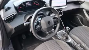 Peugeot 2008 1.2 PureTech Active de 2024