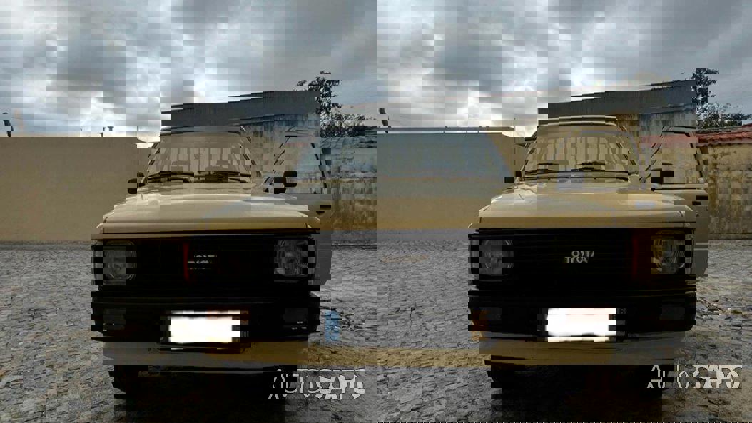 Toyota Hilux 2.4 D LN105L Cx Madeira de 1986