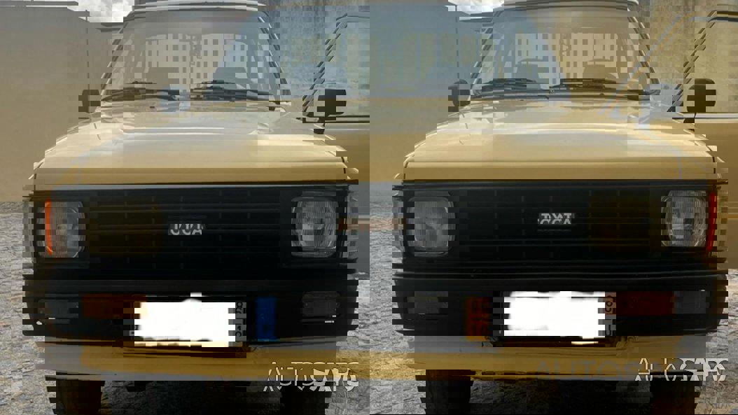 Toyota Hilux 2.4 D LN105L Cx Madeira de 1986