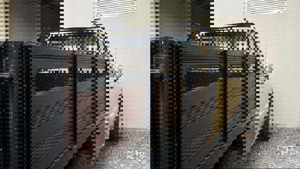 Toyota Hilux 2.4 D LN105L Cx Madeira de 1986