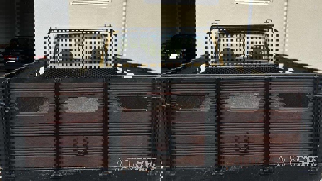 Toyota Hilux 2.4 D LN105L Cx Madeira de 1986