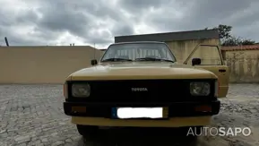 Toyota Hilux 2.4 D LN105L Cx Madeira de 1986