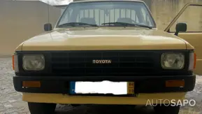Toyota Hilux 2.4 D LN105L Cx Madeira de 1986