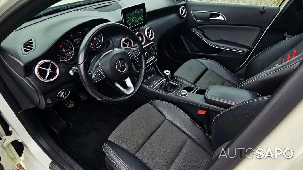 Mercedes-Benz Classe A 180 d Urban de 2016