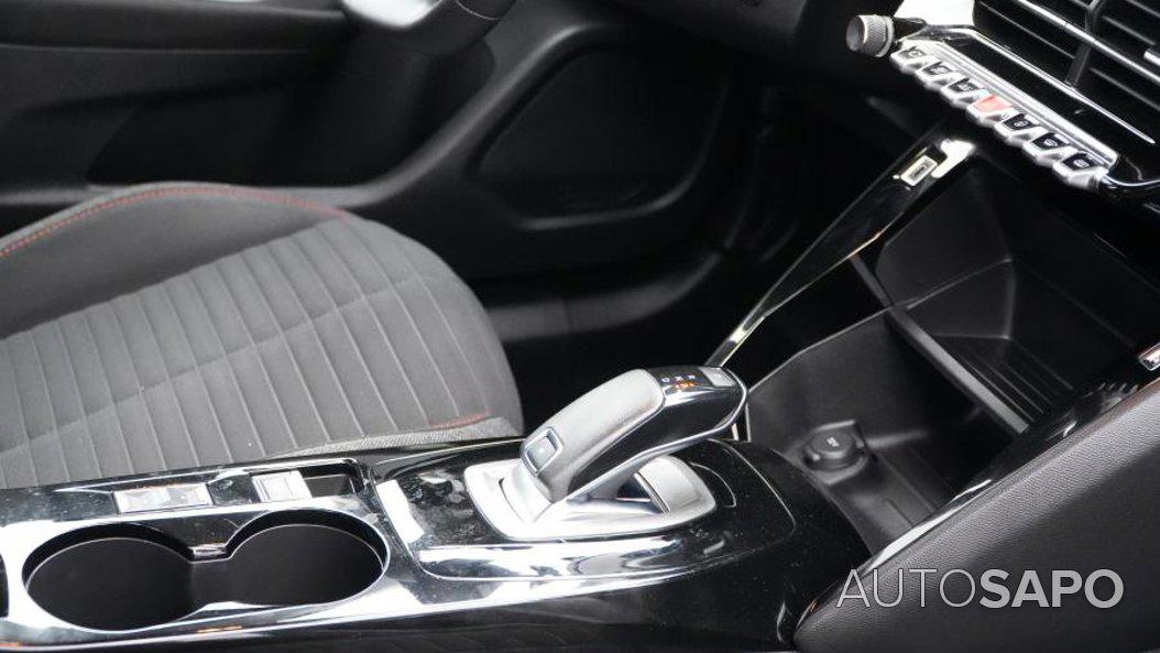 Peugeot 2008 1.2 PureTech Active EAT8 de 2022