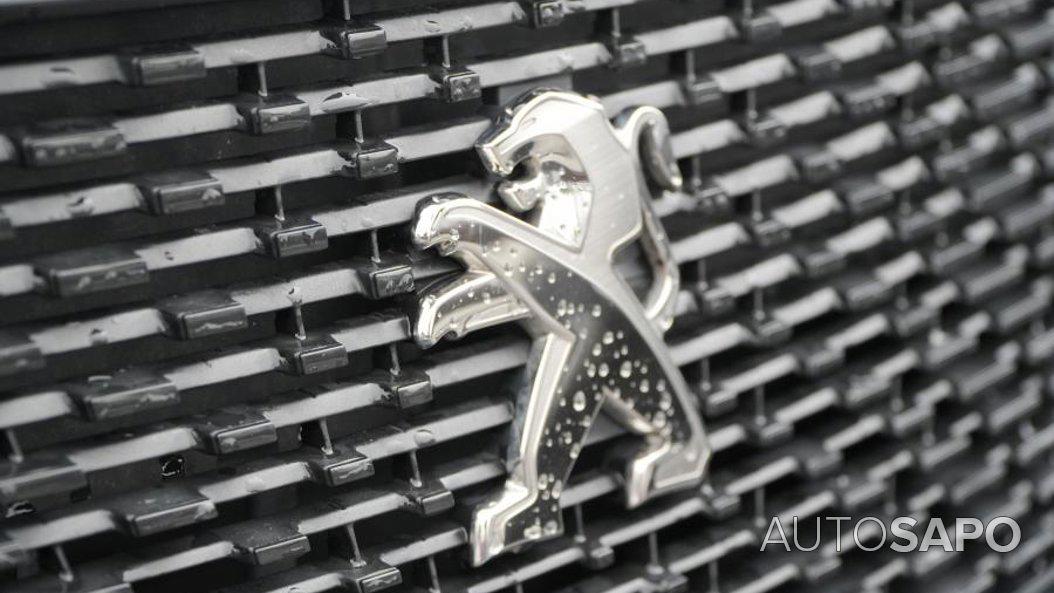 Peugeot 2008 1.2 PureTech Active EAT8 de 2022