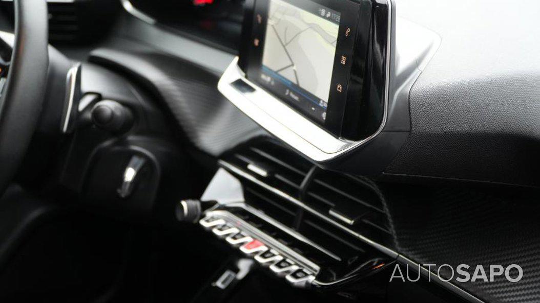 Peugeot 2008 1.2 PureTech Active EAT8 de 2022