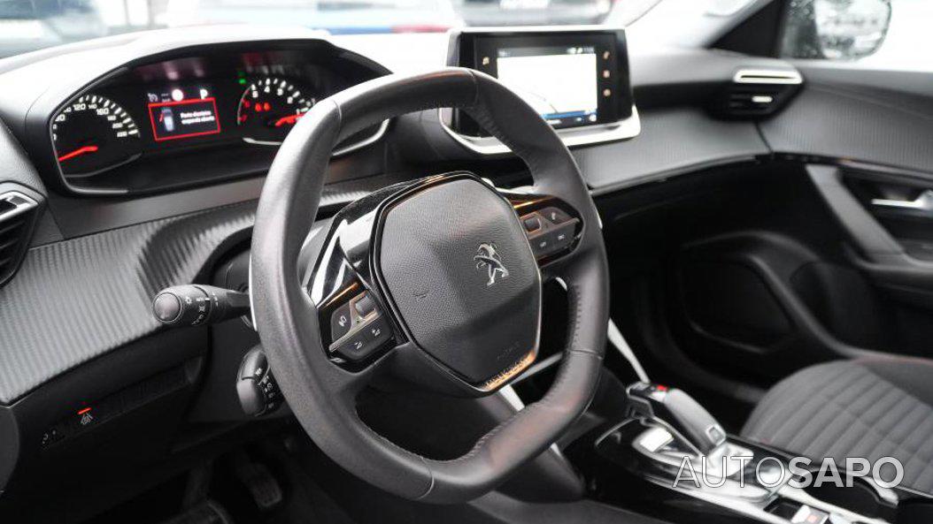 Peugeot 2008 1.2 PureTech Active EAT8 de 2022