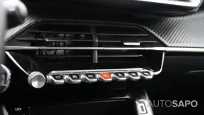 Peugeot 2008 1.2 PureTech Active EAT8 de 2022